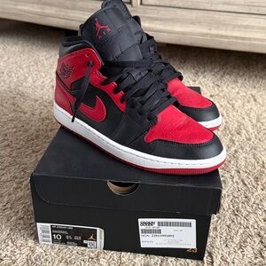 NIKE AIR JORDAN 1 MID Banned (2020) Black University Red White